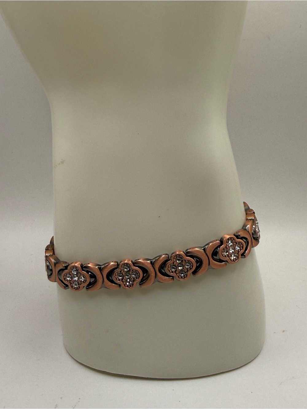 Magnetic Copper Bracelets for Women- Premium Four Leaf Clover Bracelet Beautiful